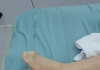 敷上面膜开始拍脚