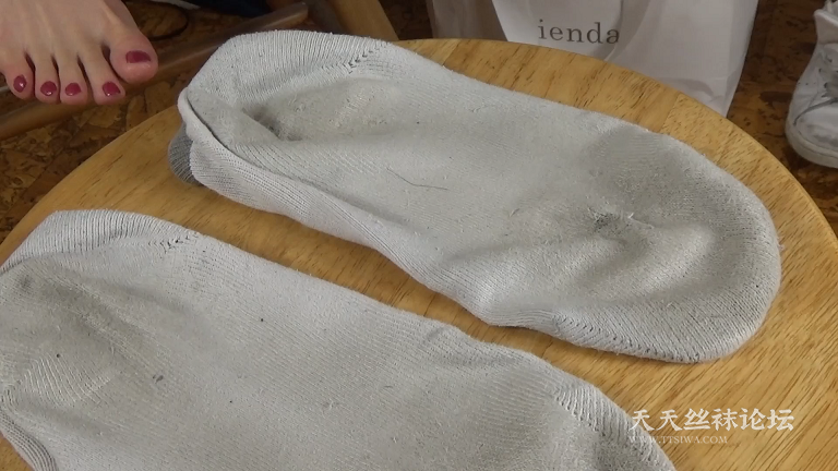 【あしくさ】仕事帰りムレムレ足のにおい [00_18_56][20231029-153941].png