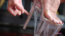 [AstroDomina]双人倒计时、短小嘲笑、辱骂、高跟鞋,FILIPINA HEELS feat AstroDomina & Domina Fire (HD MP4)