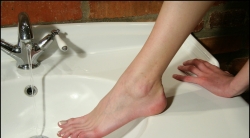 I Love Long Toes（15） - Katherina in the bathroom [85P／28.6M 百度网盘]