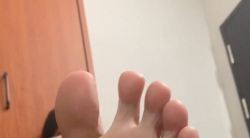 【南国足艺】花花第一人称语言诱惑，美脚人字拖