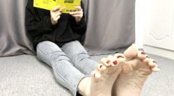 定制b站香菜秀裸足1